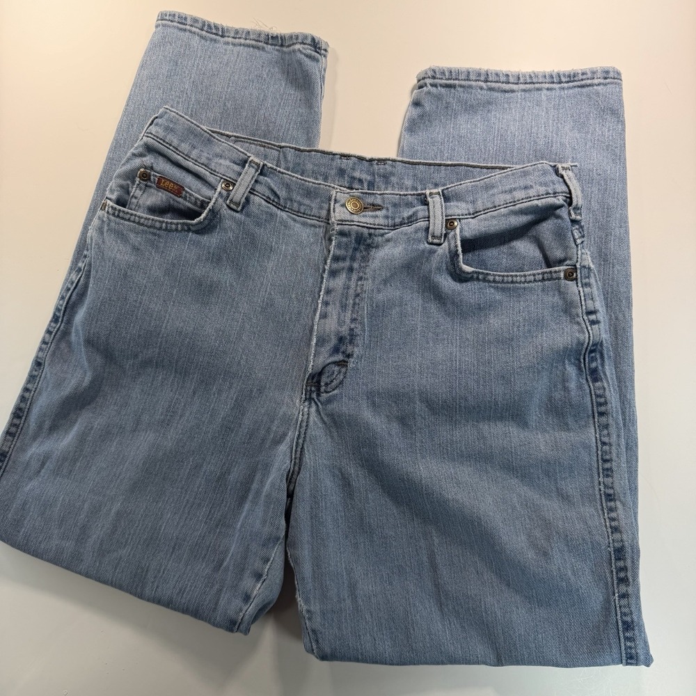 Lee Women's Vintage High Rise Straight Leg Distressed Jean Medium Wash 10 Short